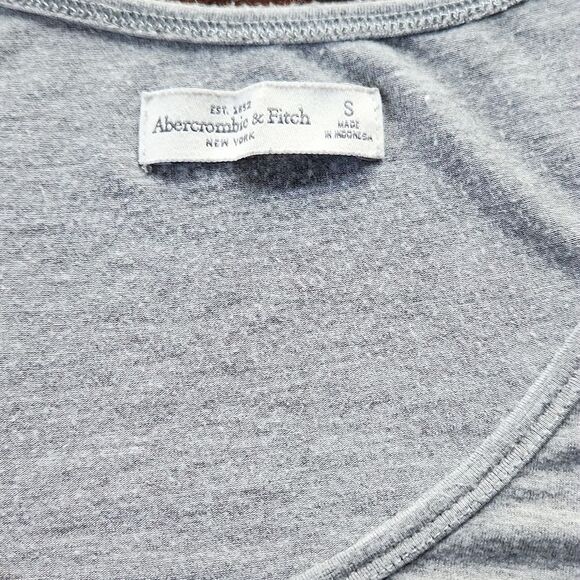 Abercrombie & Fitch -475 gray long sleeve flowy top Small‎ - Picture 3 of 5